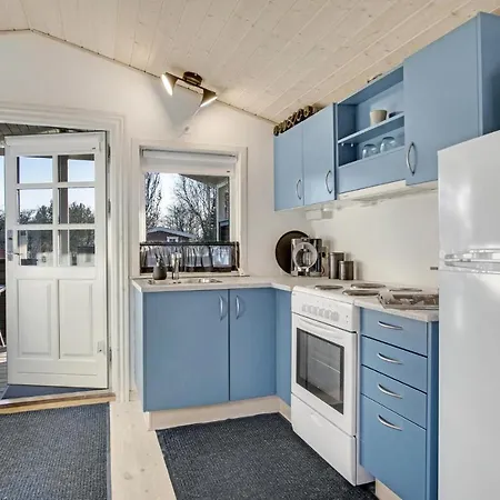 Dom wakacyjny Gorgeous In With Kitchen Hovborg