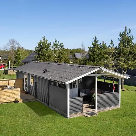 Holiday home Gorgeous In With Kitchen