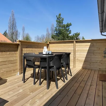 Gorgeous In With Kitchen Holiday home