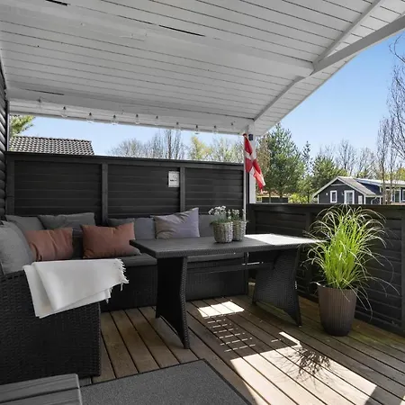 Σπίτι διακοπών Gorgeous In With Kitchen